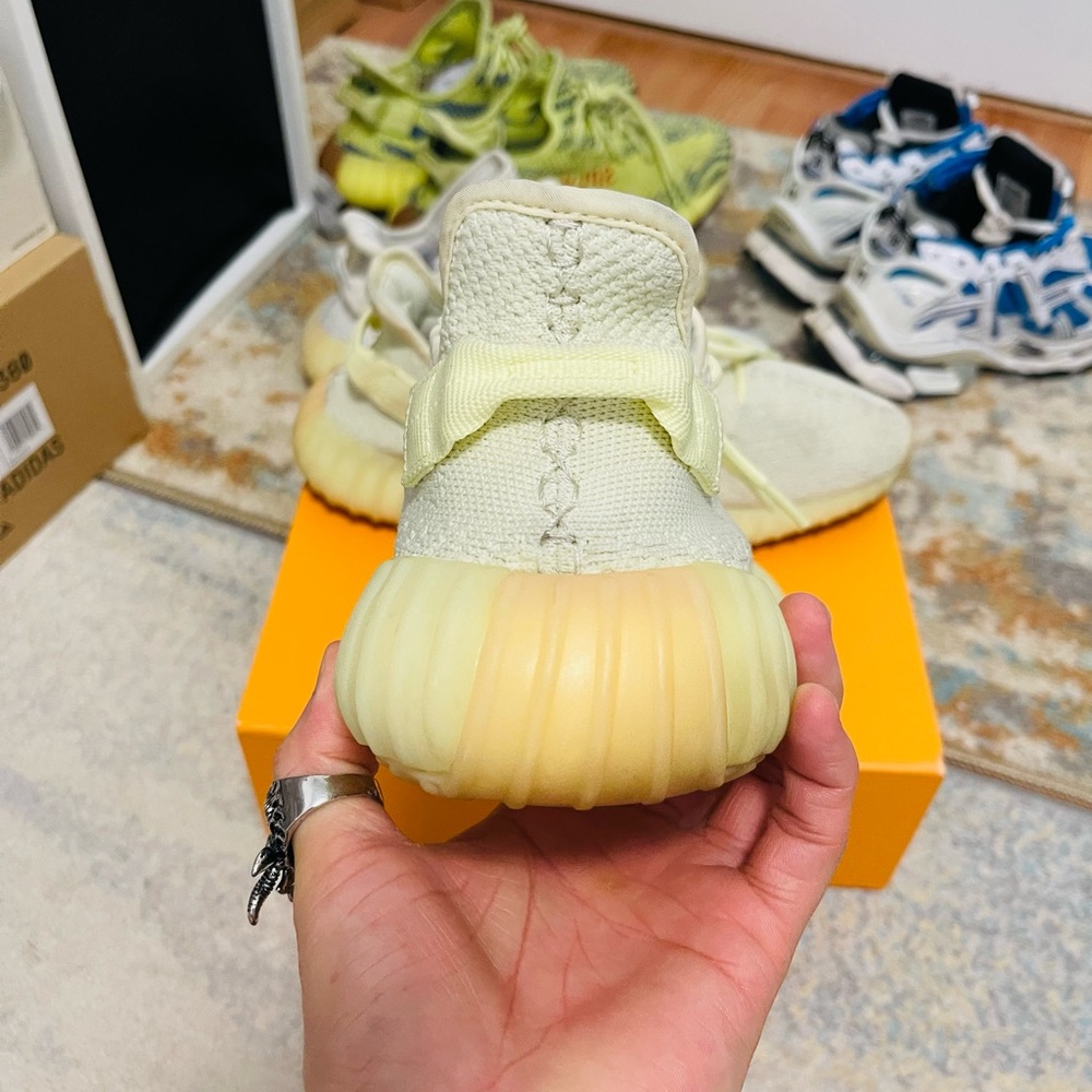 EUC Men’s Size 9 (Euro Sz 42.5) Adidas X Yeezy Boost 350 V2 Sneakers In Butter - Picture 14 of 15